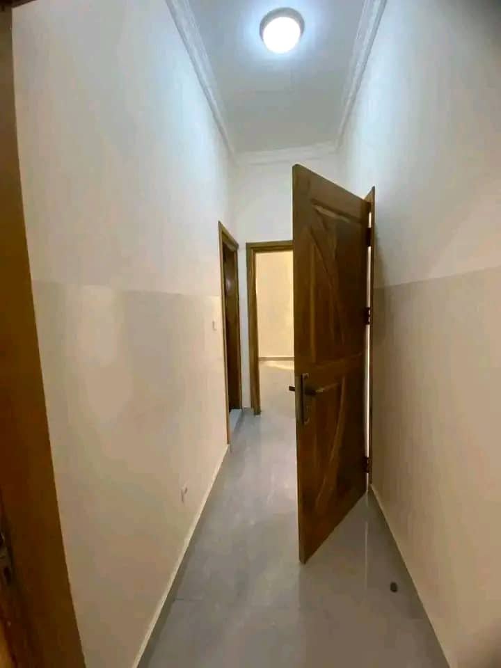 Appartement à louer à Moungali, Brazzaville — photo 5