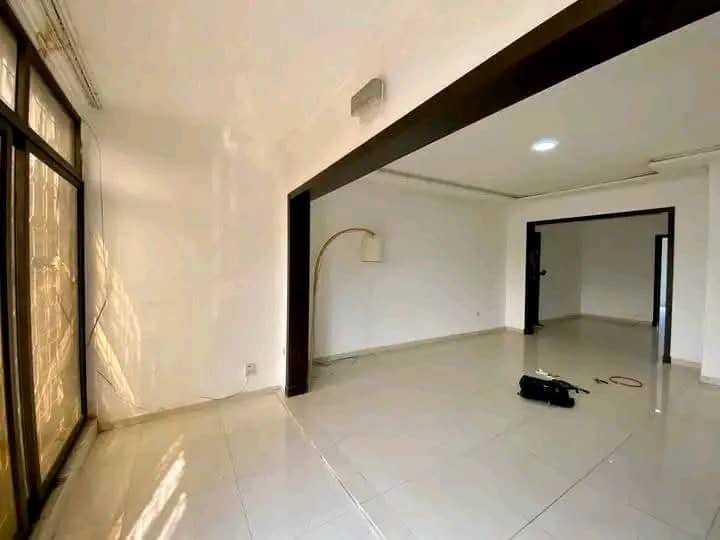 Appartement à louer à Centre-ville, Brazzaville — photo 3