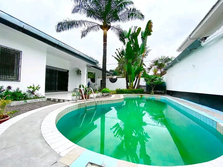 Villa à louer, Brazzaville — photo 1