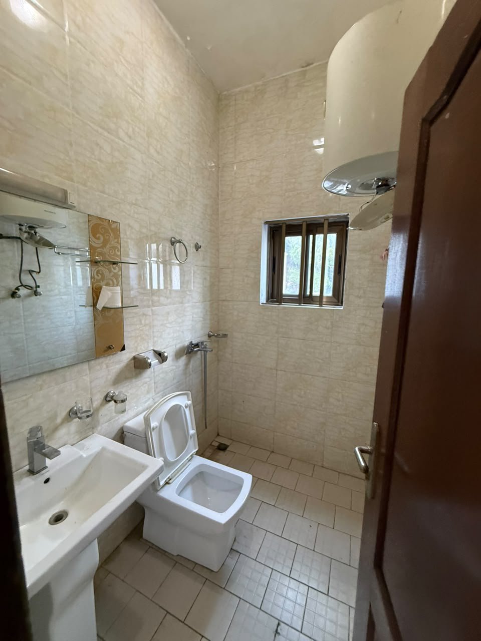 Villa à louer à Centre-ville, Brazzaville — photo 3