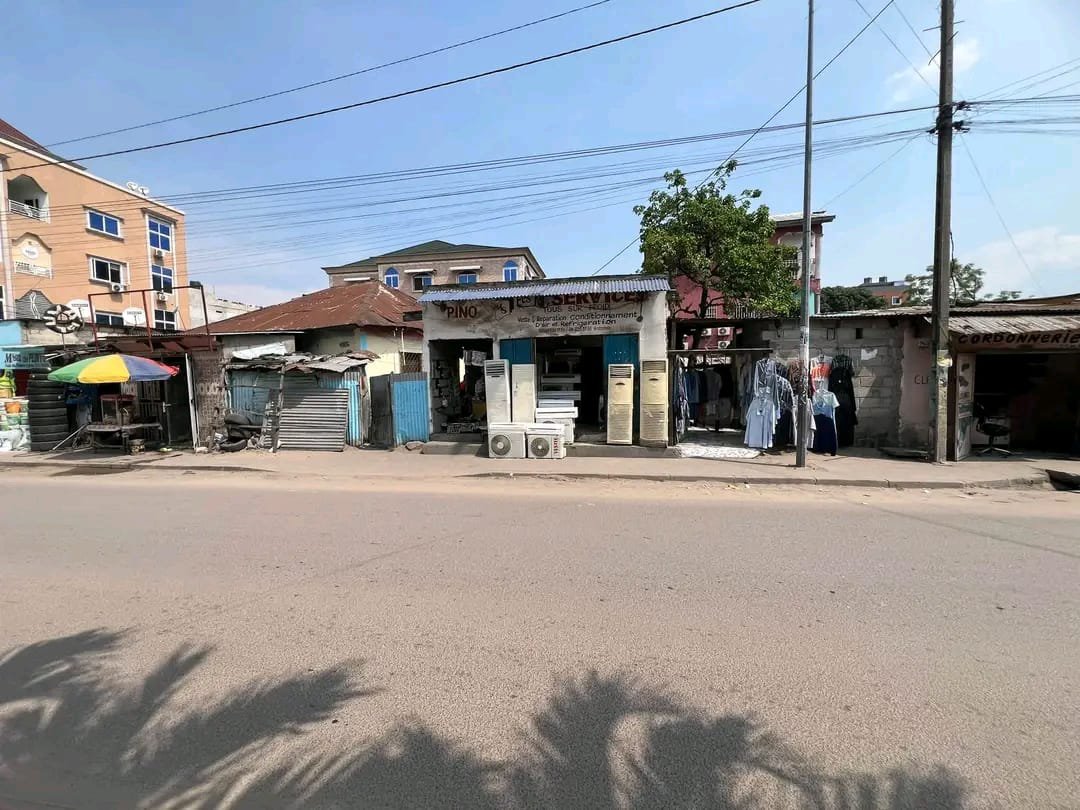 Terrain à vendre à Moungali, Brazzaville — photo 1
