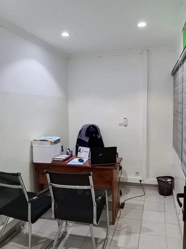 Bureau à louer à Centre-ville, Brazzaville — photo 3