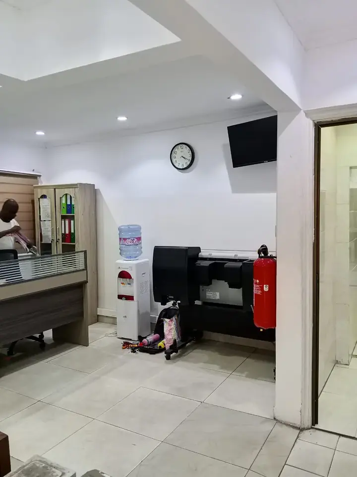 Bureau à louer à Centre-ville, Brazzaville — photo 4