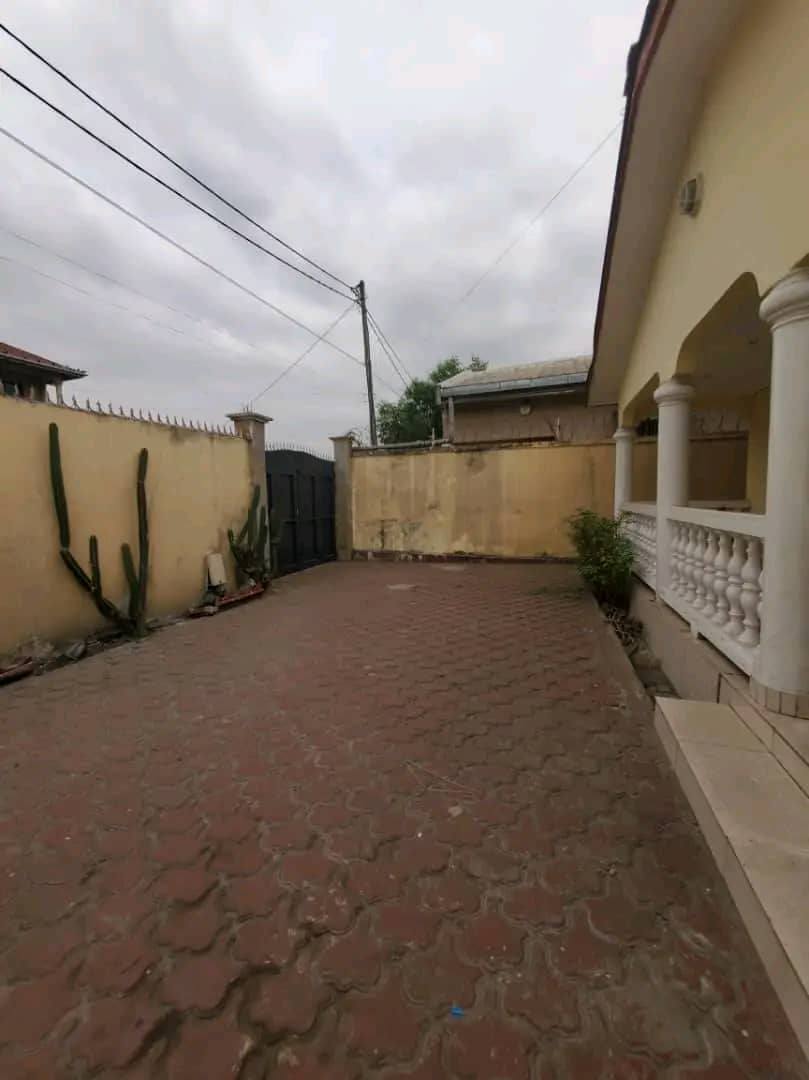 Maison à louer à Moungali, Brazzaville — photo 11