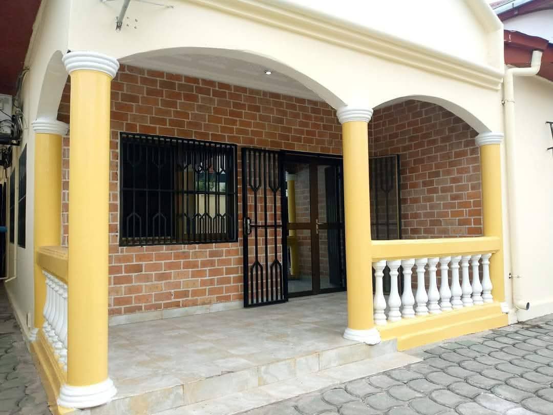 Maison à louer, Brazzaville — photo 1
