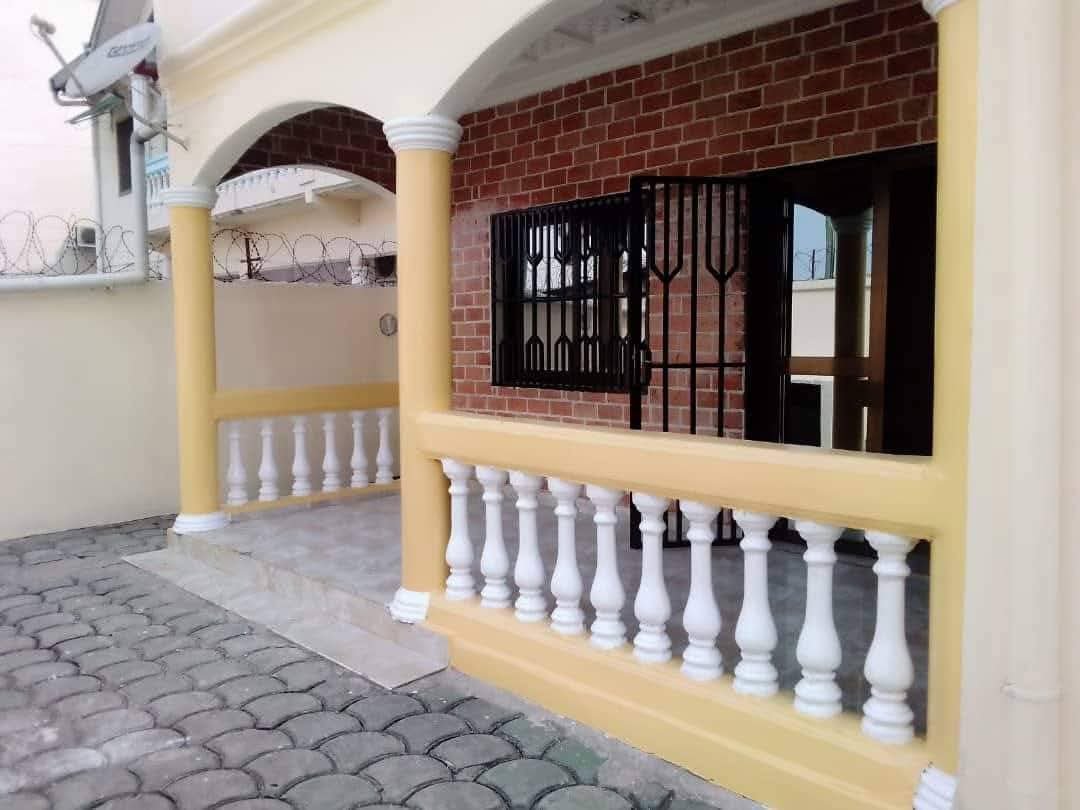 Maison à louer, Brazzaville — photo 2