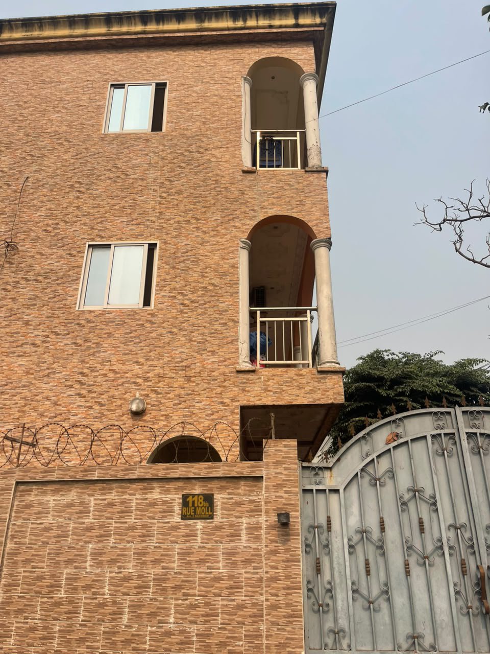 Immeuble à vendre à Bacongo — photo 5